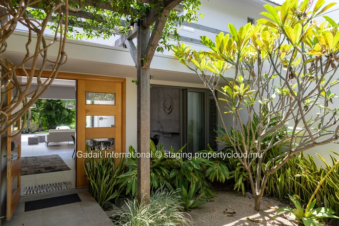 Exceptional villa with pool for sale - A gem of a property in the heart of Beau Champ