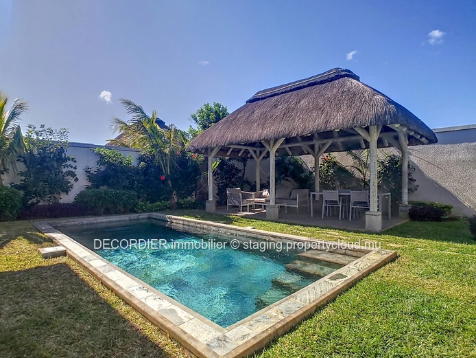 Contemporary villa located in a secure residence, accessible to foreigners (Sole Mandate)