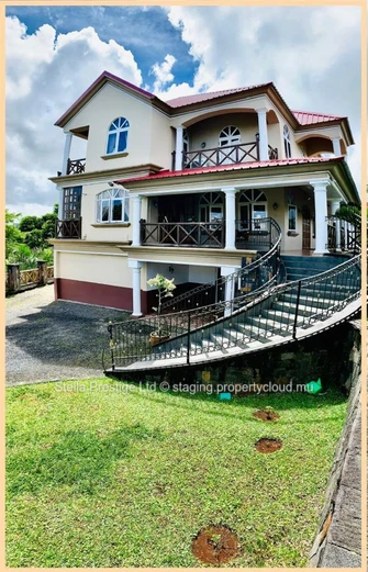 Gorgeous Riverside Cottage Priced To Sell - Sellers Are Ready To Move On! Located in Prime Position!