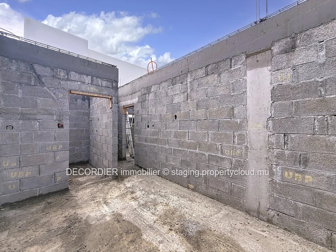 Elegant villa under construction with pool & garden