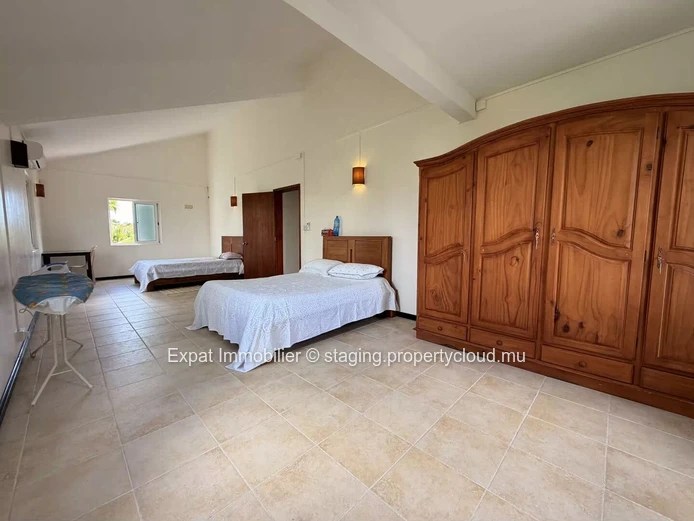3-Bedroom Detached Villa for Rent – Pereybere, Large Tropical Garden