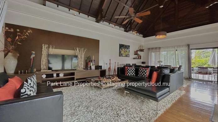 Villa de 4 chambres de style balinaise avec piscine débordante et accès à la plage