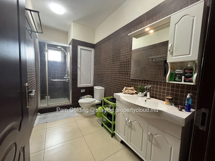 3 Bedroom Apartment minutes from the beach in Tamarin