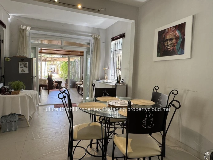 Coastal Charm & Comfort in the Heart of Albion – Just Steps from the Beach!