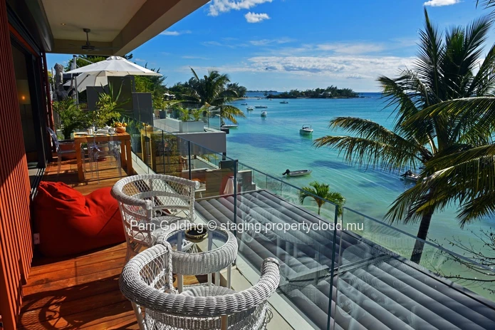 Splendid beach apartment