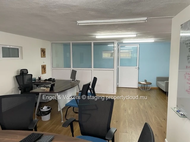 For Sale: Commercial Building in Bambou