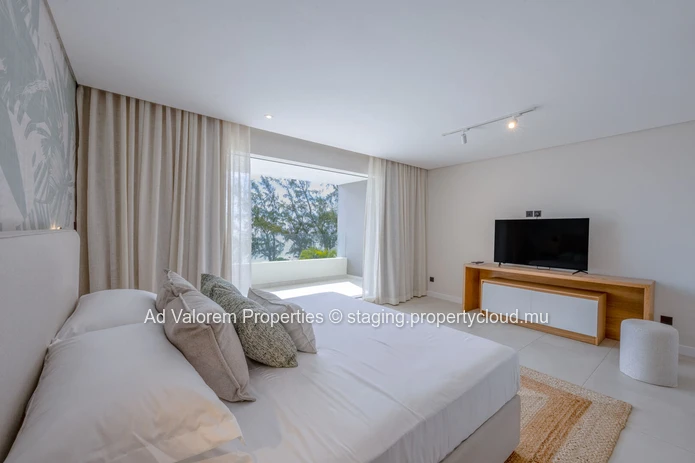 Exceptional Beachfront Duplex for Sale – Black River