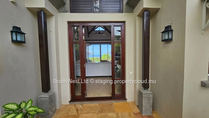 Luxury 5-bed sea view villa 