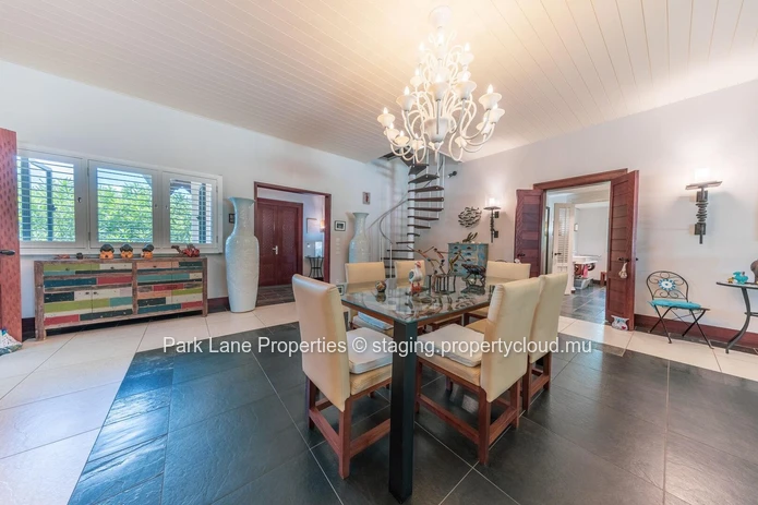 Sun-Kissed Charm: Luxurious Plantation Style Home with Resort Amenities in Albion, Mauritius