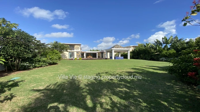 Cap Malheureux - Villa spacieuse de 4 chambres avec piscine et grand jardin