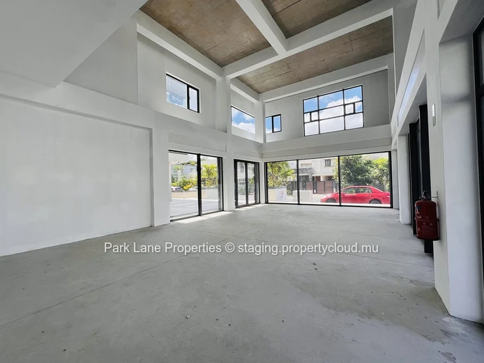 Modern Commercial Unit in the heart of Ebene