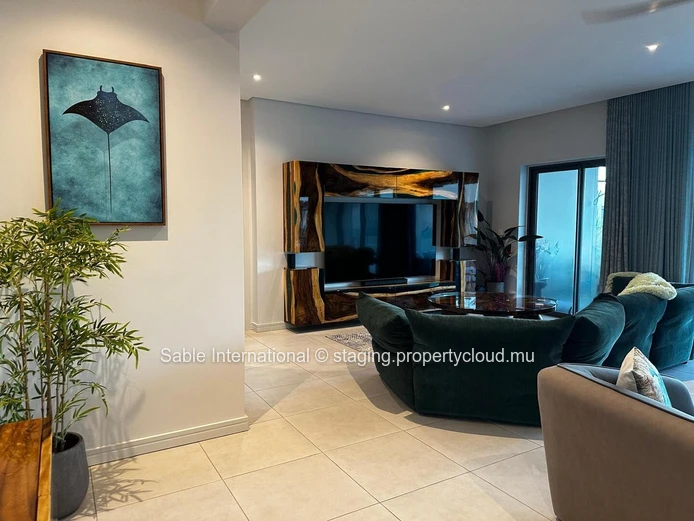 Luxury Penthouse with Sea Views & Rooftop terrace pool.
