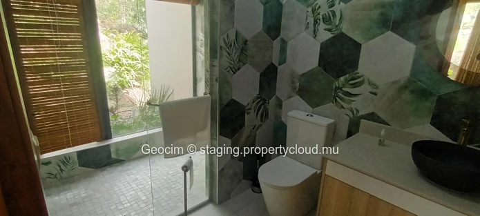 Petite Rivière Noire Domaine de Palmyre Maison de plain-pied de 3 càc 3sdb séjour salon bureaux piscine sur 39.5 perc... (Mandat exclusif)