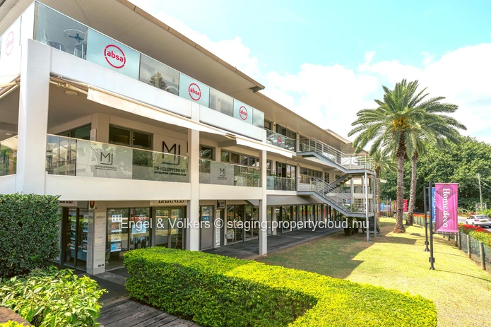 Open-Concept Office with Mountain view for Rent
