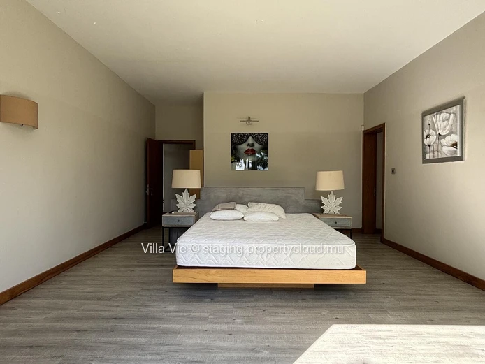 Forêt Daruty - Spacious 4-bedroom house with swimming pool and large garden
