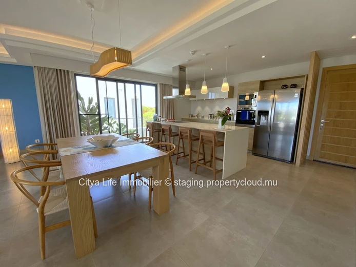 Luxury Penthouse with Pool Access in Mon Choisy, 152m², Furnished, Close to Golf Course & Shops, Secure Parking - 620k €