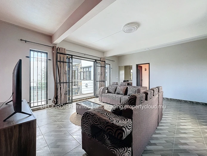 Apartment with shared swimming pool