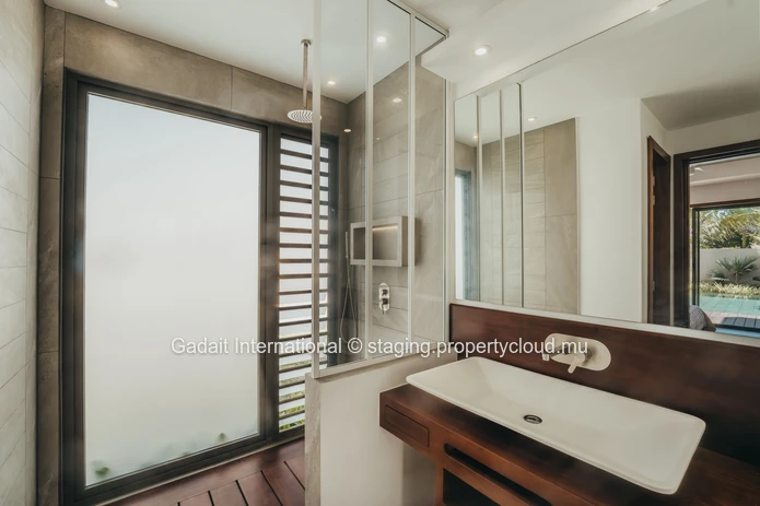 Luxury 3-Bedroom Villa in Grand Baie – Refined Tropical Living in an Exclusive Estate