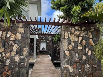 5 Bedroom Villa