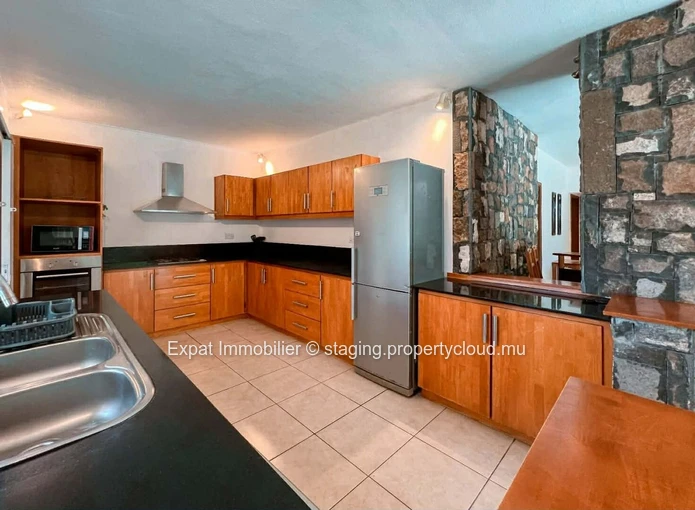 Single-storey villa with swimming pool and large garden – Grand Baie
