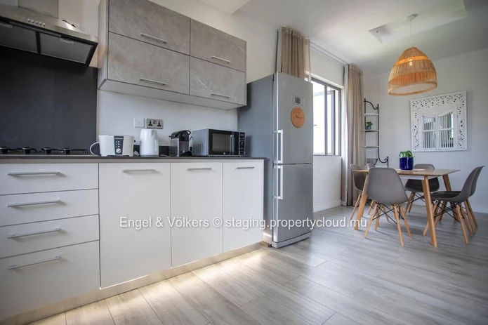 2-Bedroom Apartment for Sale in Pereybere – Quiet Setting, Communal Pool & Excellent Investment Oppo