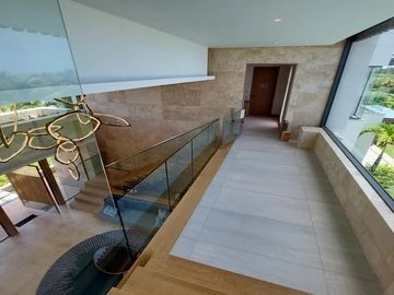 5 Bedroom Villa