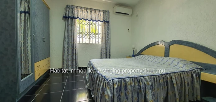 To rent - Magnificent furnished and equipped apartment of 105 m2 in Flic-en-Flac of a 24/7 secure residence within 1 ...