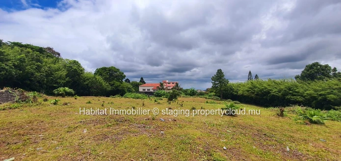 FOR SALE - This beautiful plot of land of 1 acre is strategically located in Floreal