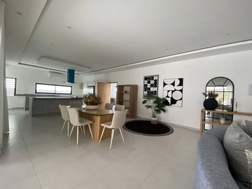 4 Bedroom Villa