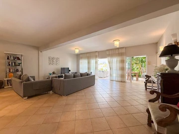 4 Bedroom Villa