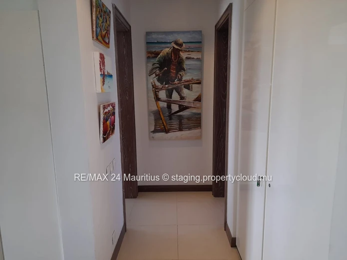 Stunning 3-Bedroom Residence with Private Pool, Jacuzzi, and Direct Beach
