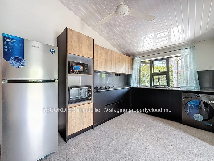 Propriété avec 4 appartements