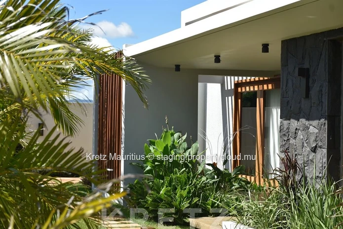 Contemporary 3-bedroom villa with 5-star hotel-style access