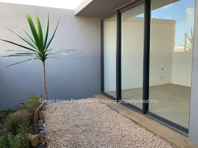 Top Duplex Neufs Avec Acces Plage – Sublime Vue Mer A Riviere Noire – Ile Maurice