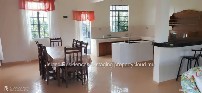 Cottage -  large furnished family house with 4 bedrooms, set in a tropical garden and close to Ecole du Nord/Northfield