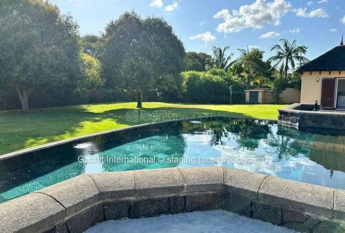 Exceptional Golf House for Sale