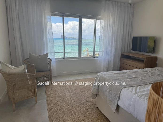 Villa pieds dans l'eau à louer – Pointe d'Azur, vue panoramique Coin de Mire & Îles du Nord