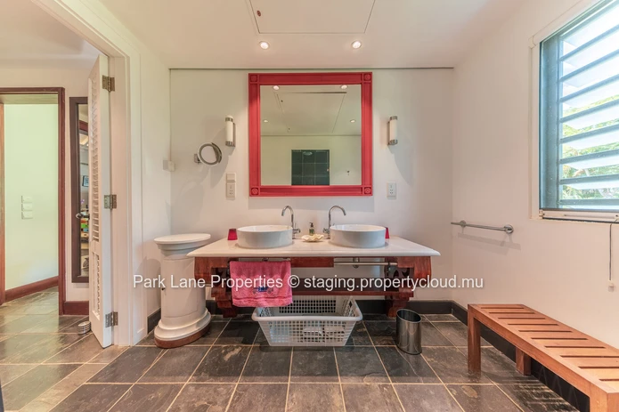 Sun-Kissed Charm: Luxurious Plantation Style Home with Resort Amenities in Albion, Mauritius