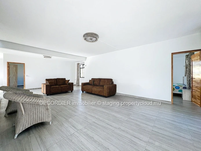Detached house with  barbecue area (Sole Mandate)