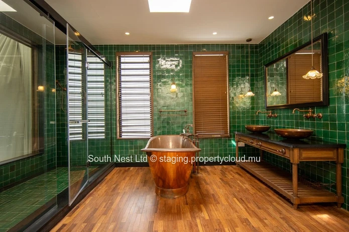 Modern triplex villa with 4 bedrooms