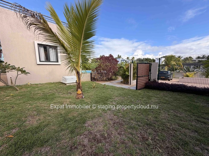 Villa neuve 3 chambres avec piscine privative à louer – Calodyne