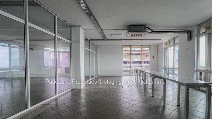 Ideal Office Space in the Heart of a Vibrant District 