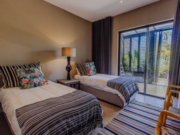 6 Bedroom Villa