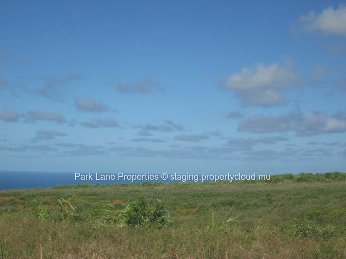 2 156 m² à Avalon – Élégance et nature en bordure de Golf