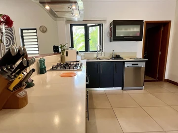 5 Bedroom Villa