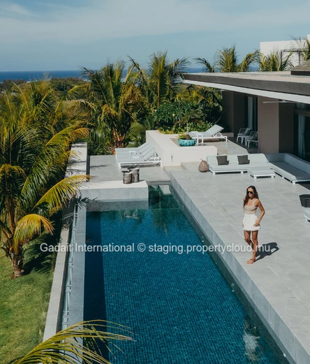 Villa de luxe 4 chambres à vendre avec piscine et vue imprenable dans un domaine prestigieux