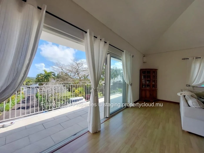Luxurious Floréal Residence with Breathtaking Views and Stunning Entertainment Spaces