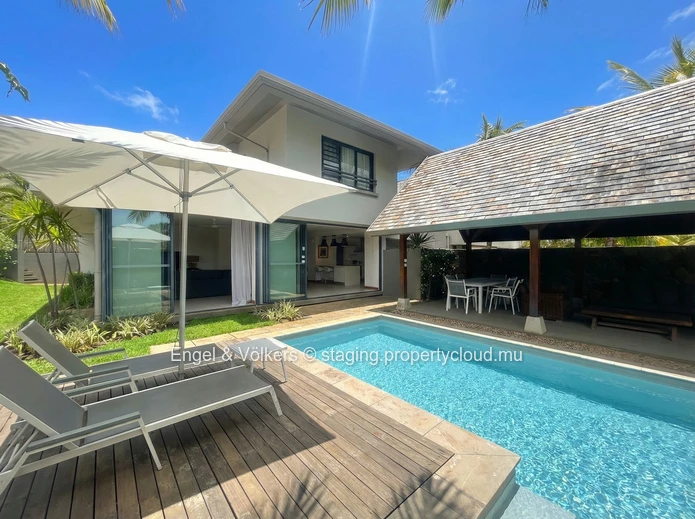 Contemporary 3-Bedroom Villa with Pool & Mountain View
