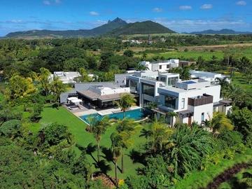 5 Bedroom Villa