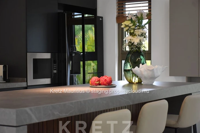 Contemporary 3-bedroom villa with 5-star hotel-style access